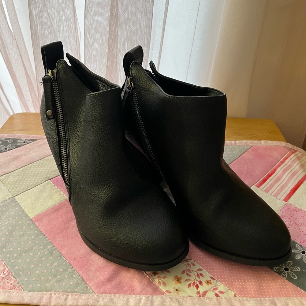 Torrid Black Heel Boots with Zippers Size 8WW Like New